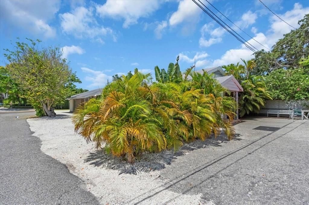 На продажу: $1,100,000 (4 спален, 0 ванн, 2020 Квадратных фут)