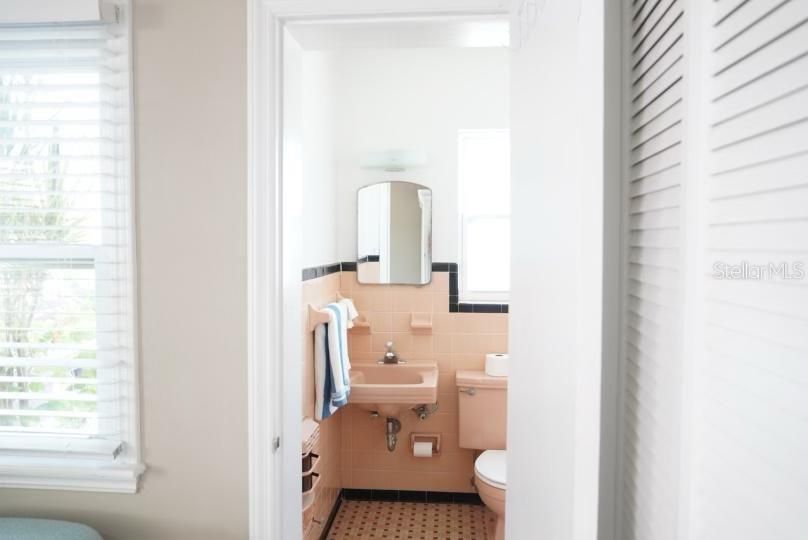 На продажу: $1,100,000 (4 спален, 0 ванн, 2020 Квадратных фут)