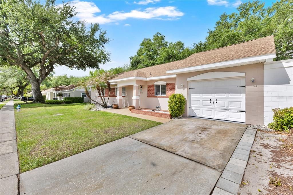 For Sale: $325,000 (3 beds, 2 baths, 1631 Square Feet)