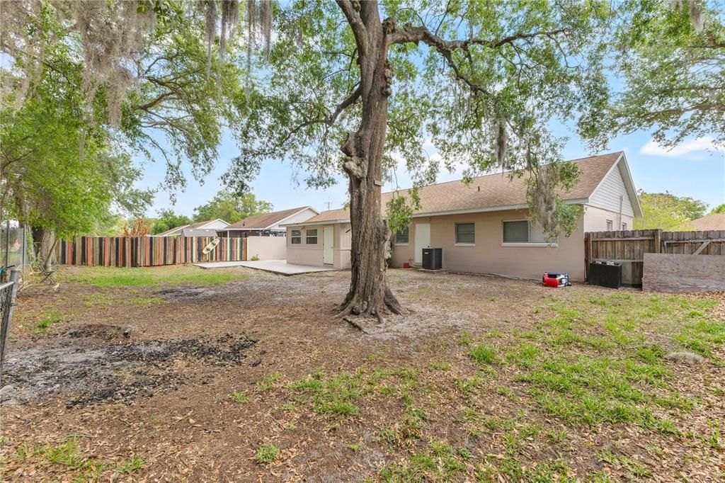 For Sale: $325,000 (3 beds, 2 baths, 1631 Square Feet)