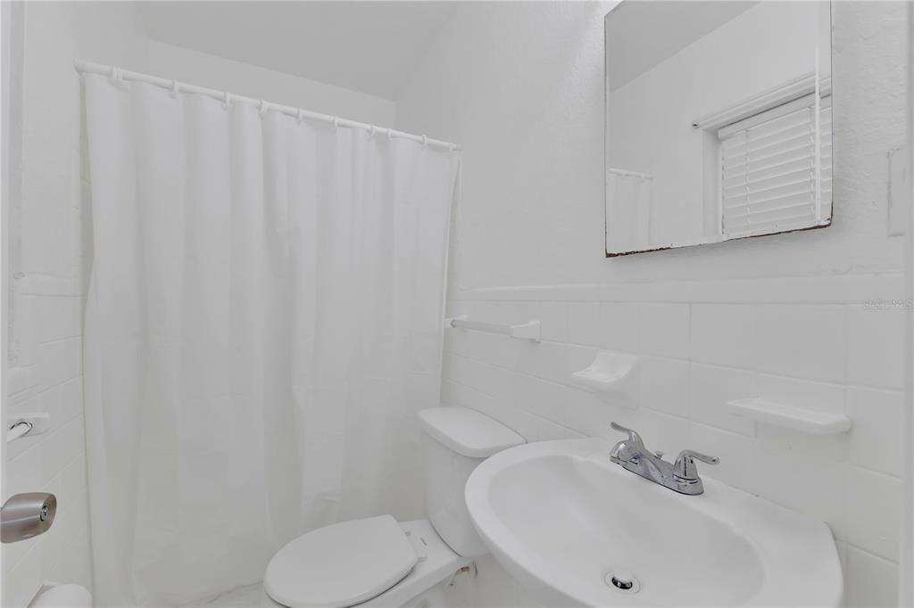 For Sale: $325,000 (3 beds, 2 baths, 1631 Square Feet)