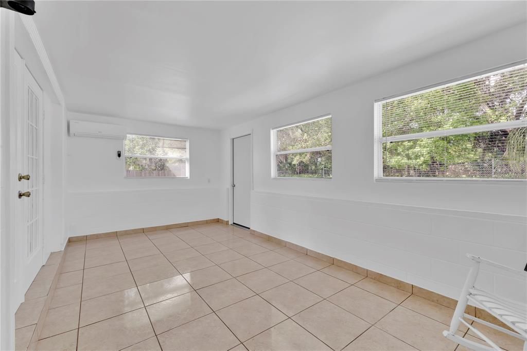 For Sale: $325,000 (3 beds, 2 baths, 1631 Square Feet)
