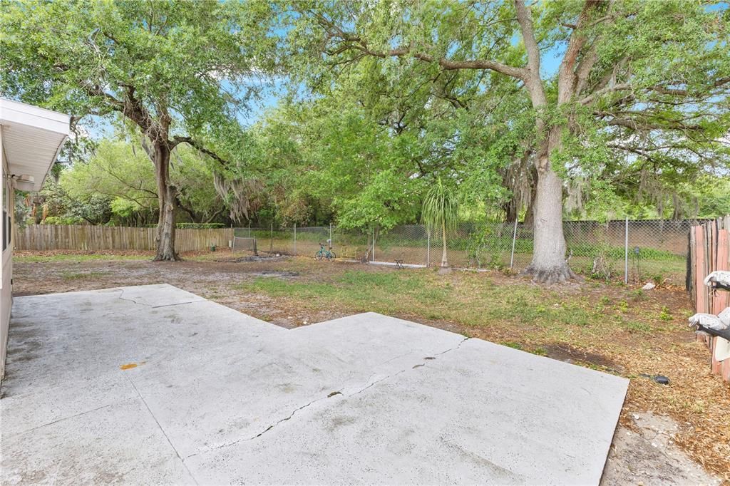 For Sale: $325,000 (3 beds, 2 baths, 1631 Square Feet)
