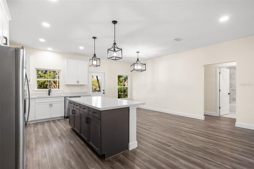 For Sale: $375,000 (3 beds, 2 baths, 1551 Square Feet)