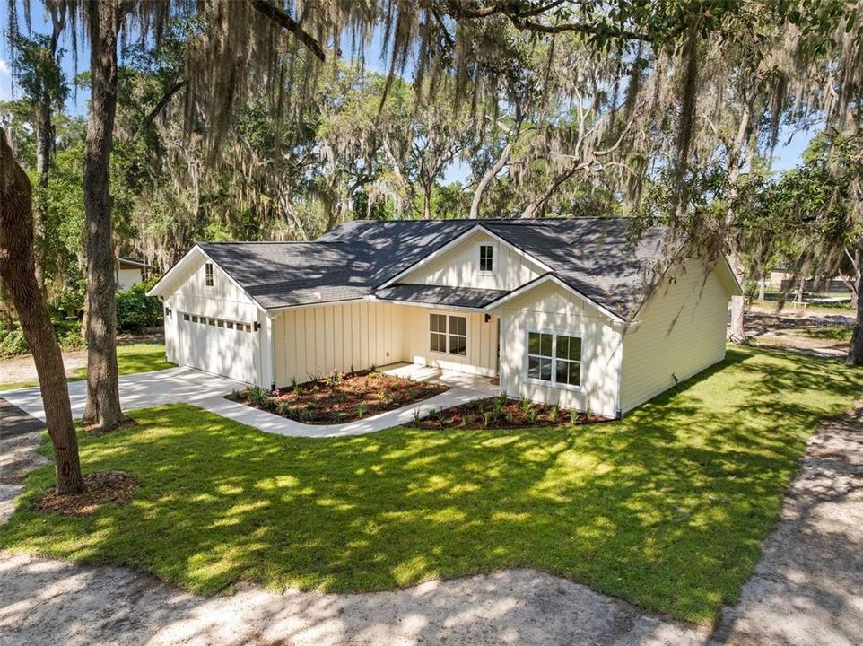 For Sale: $375,000 (3 beds, 2 baths, 1551 Square Feet)