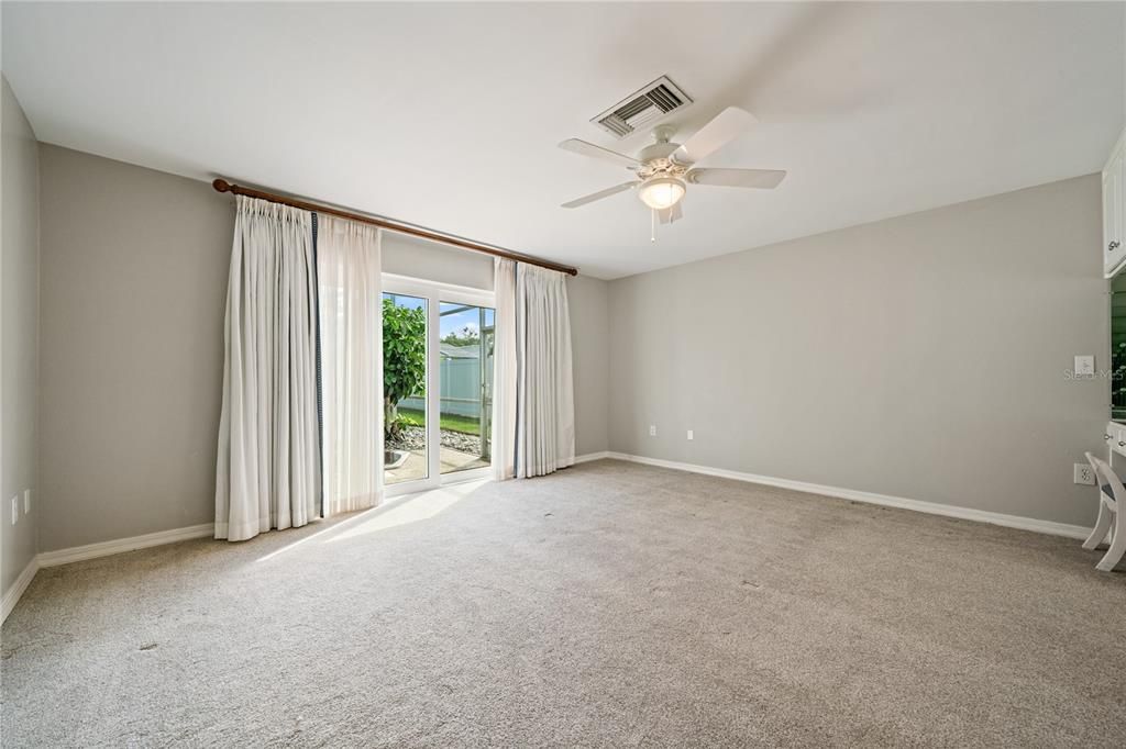 Active With Contract: $980,000 (5 beds, 2 baths, 3139 Square Feet)