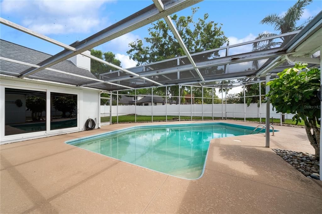Active With Contract: $980,000 (5 beds, 2 baths, 3139 Square Feet)