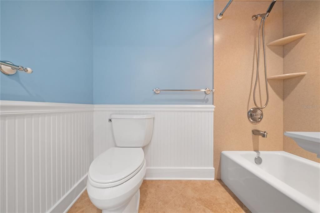 Active With Contract: $980,000 (5 beds, 2 baths, 3139 Square Feet)