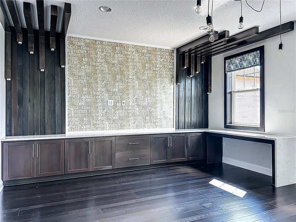 На продажу: $1,275,000 (5 спален, 4 ванн, 4321 Квадратных фут)