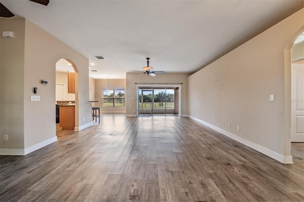 En Venta: $849,500 (3 camas, 2 baños, 1682 Pies cuadrados)