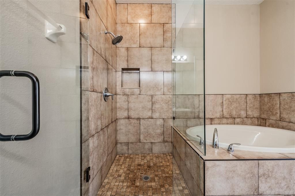 En Venta: $849,500 (3 camas, 2 baños, 1682 Pies cuadrados)