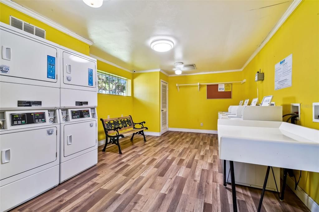 For Sale: $109,000 (1 beds, 1 baths, 648 Square Feet)