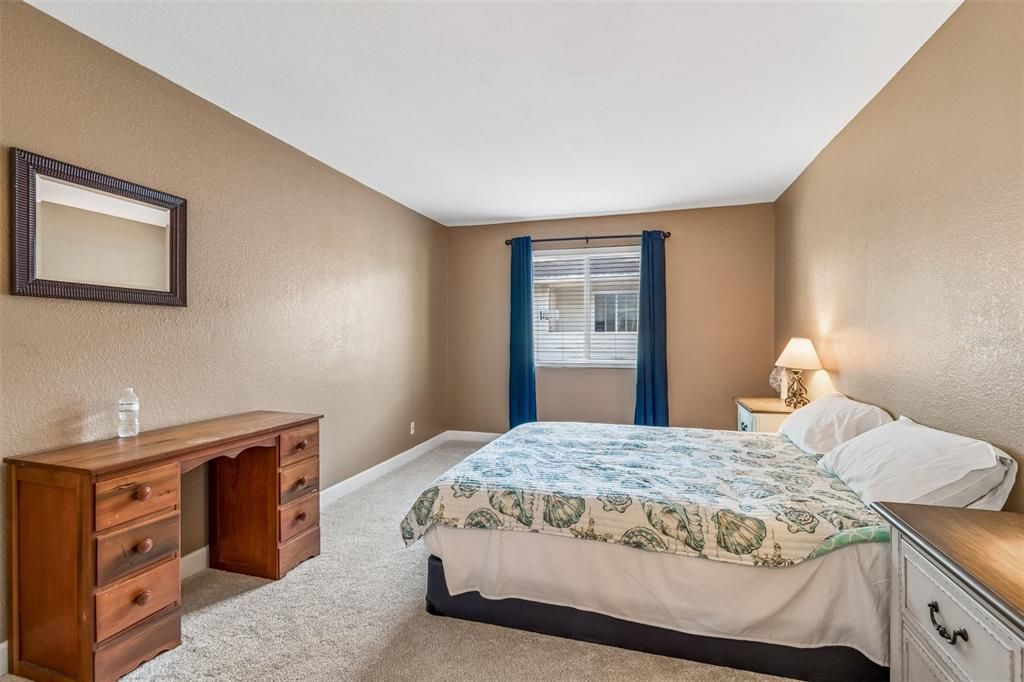 For Sale: $109,000 (1 beds, 1 baths, 648 Square Feet)