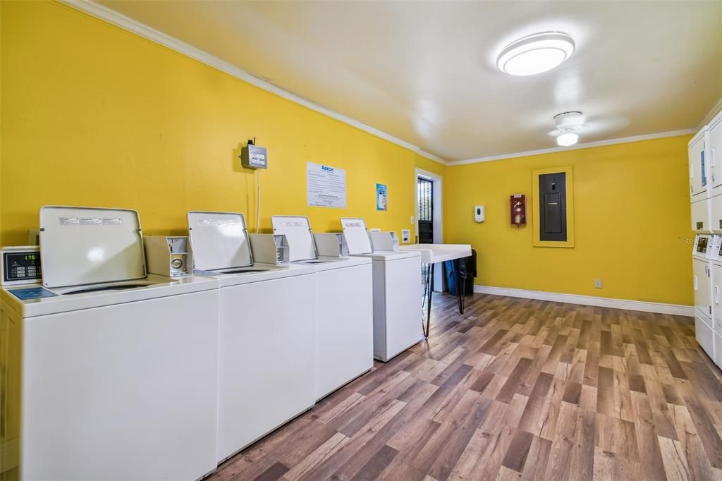 For Sale: $109,000 (1 beds, 1 baths, 648 Square Feet)