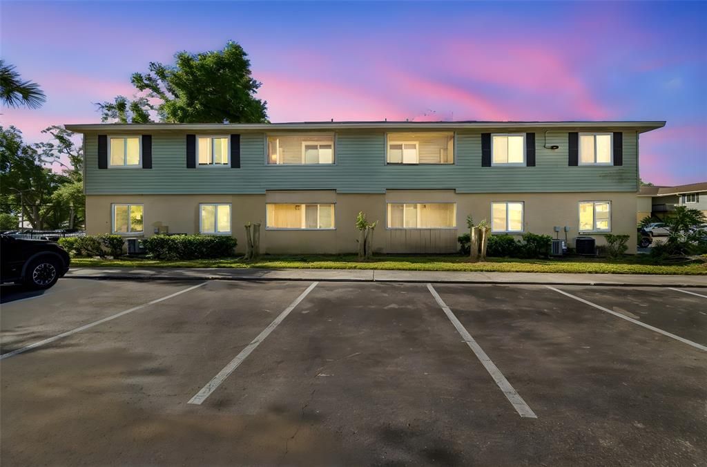 For Sale: $109,000 (1 beds, 1 baths, 648 Square Feet)