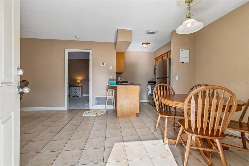 For Sale: $109,000 (1 beds, 1 baths, 648 Square Feet)