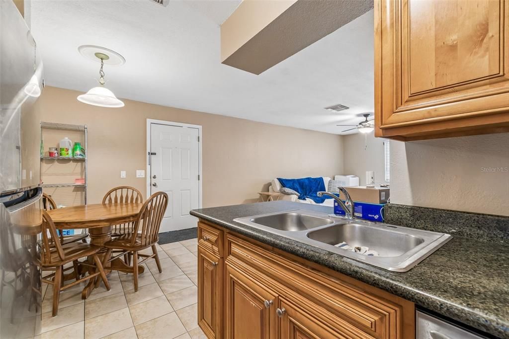 For Sale: $109,000 (1 beds, 1 baths, 648 Square Feet)