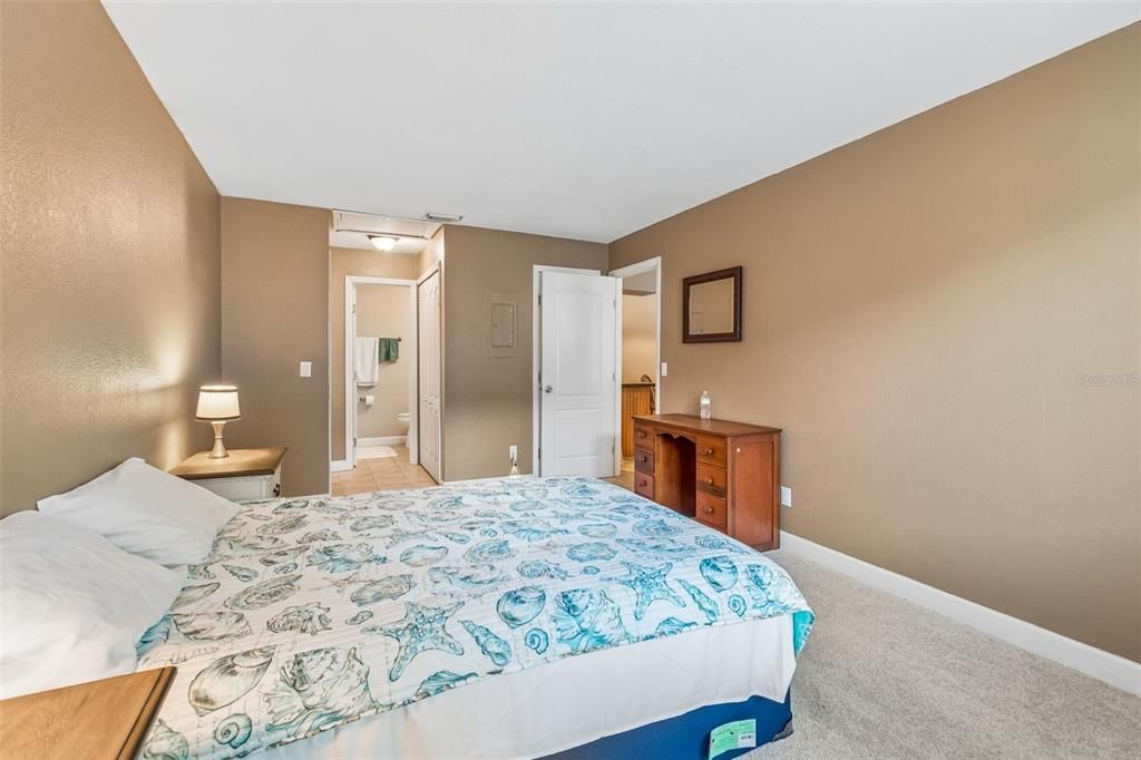 For Sale: $109,000 (1 beds, 1 baths, 648 Square Feet)