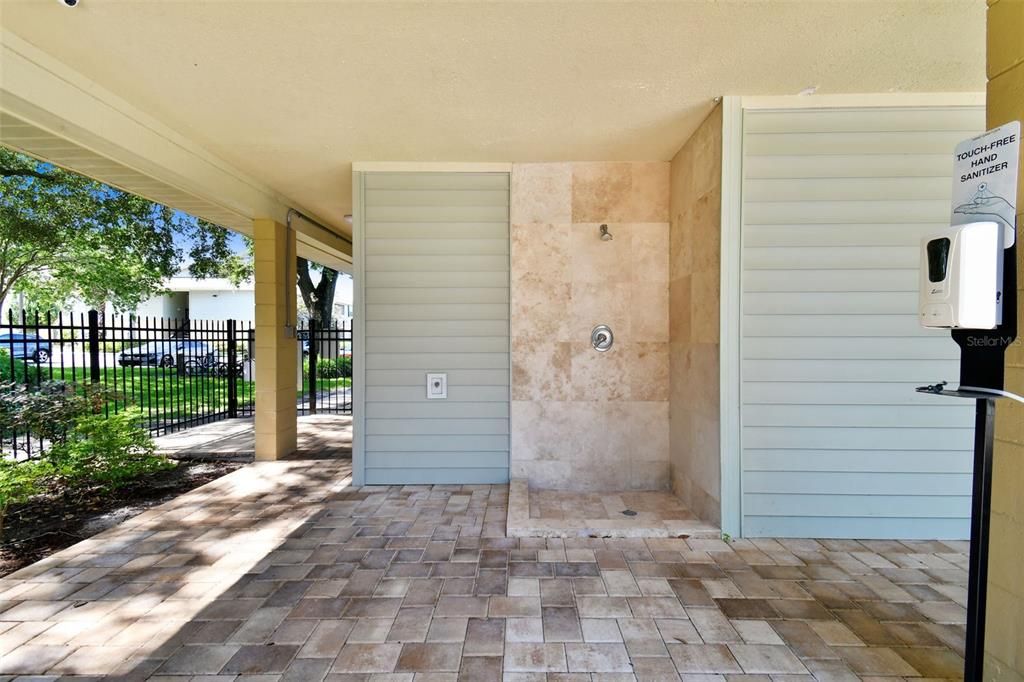 For Sale: $109,000 (1 beds, 1 baths, 648 Square Feet)