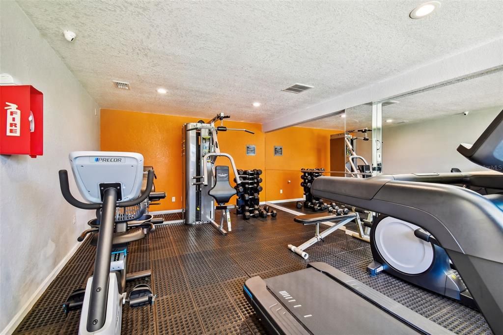 For Sale: $109,000 (1 beds, 1 baths, 648 Square Feet)