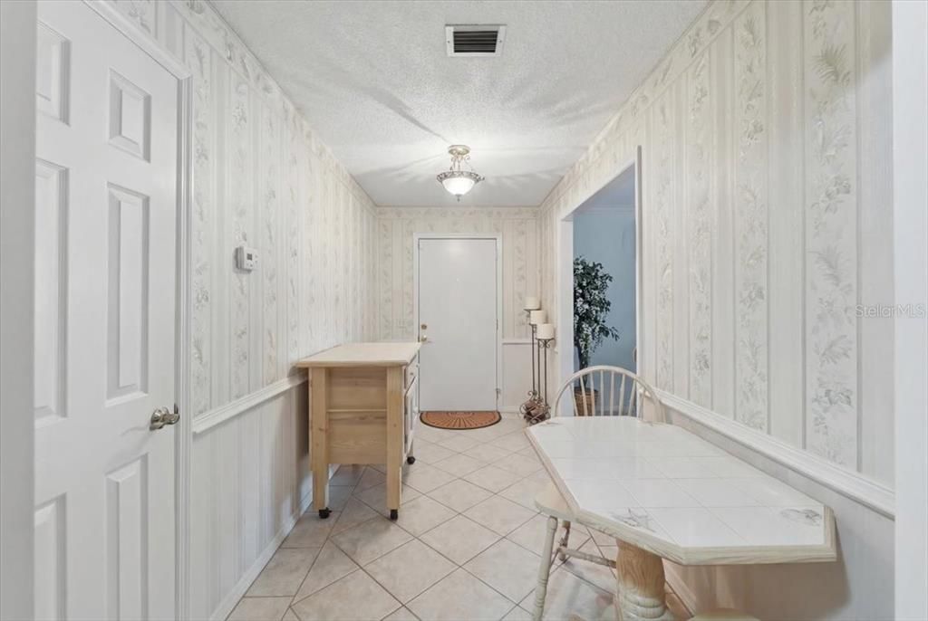 En Venta: $430,000 (3 camas, 3 baños, 2576 Pies cuadrados)