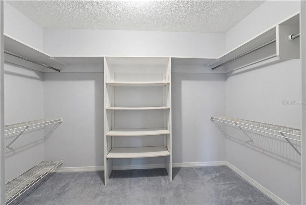En Venta: $430,000 (3 camas, 3 baños, 2576 Pies cuadrados)