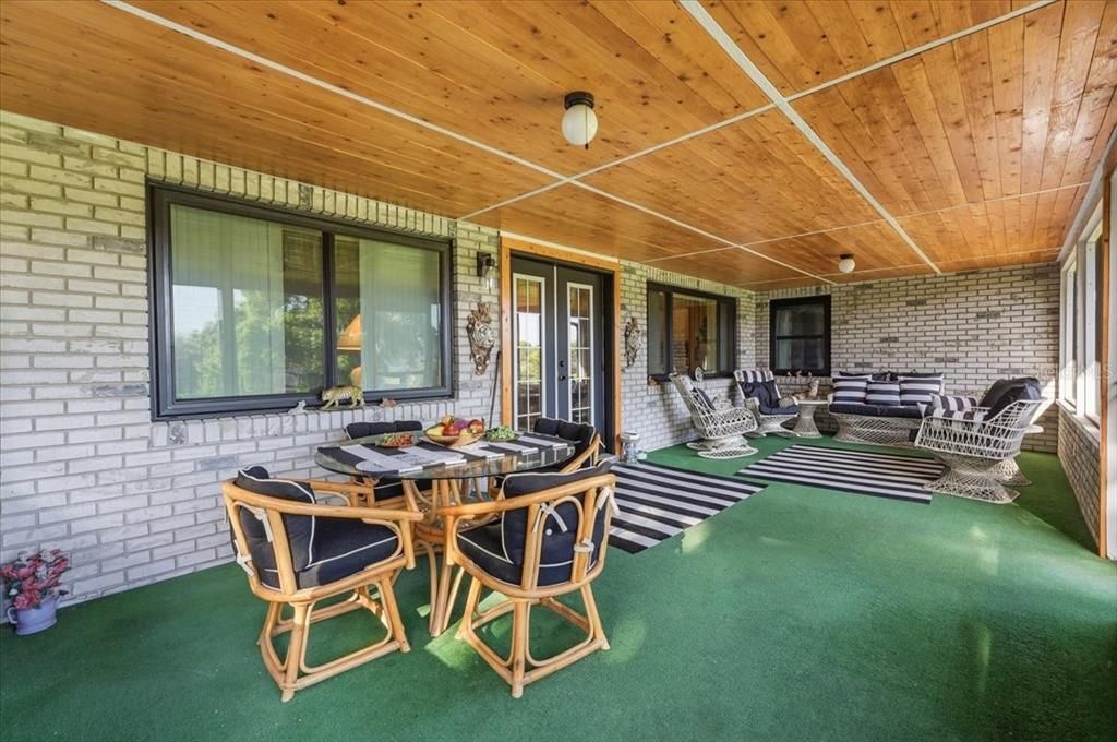 En Venta: $430,000 (3 camas, 3 baños, 2576 Pies cuadrados)