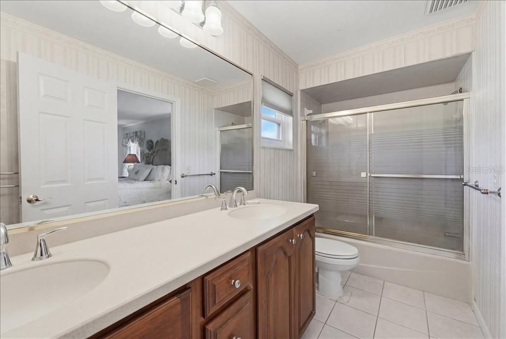En Venta: $430,000 (3 camas, 3 baños, 2576 Pies cuadrados)