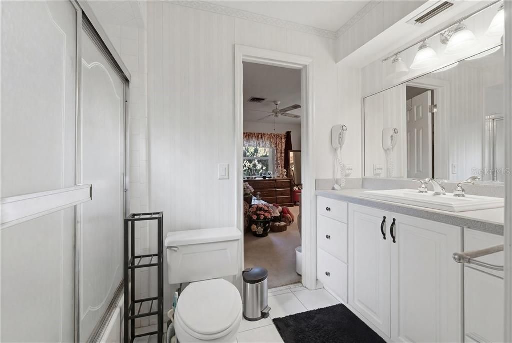 En Venta: $430,000 (3 camas, 3 baños, 2576 Pies cuadrados)