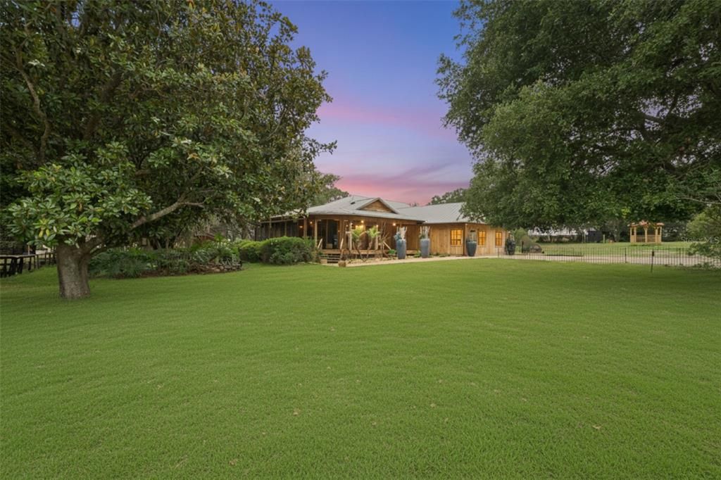 For Sale: $1,400,000 (3 beds, 4 baths, 2862 Square Feet)