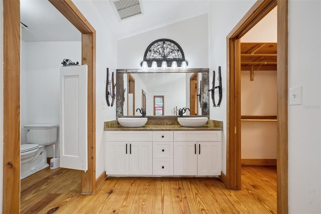 For Sale: $1,400,000 (3 beds, 4 baths, 2862 Square Feet)