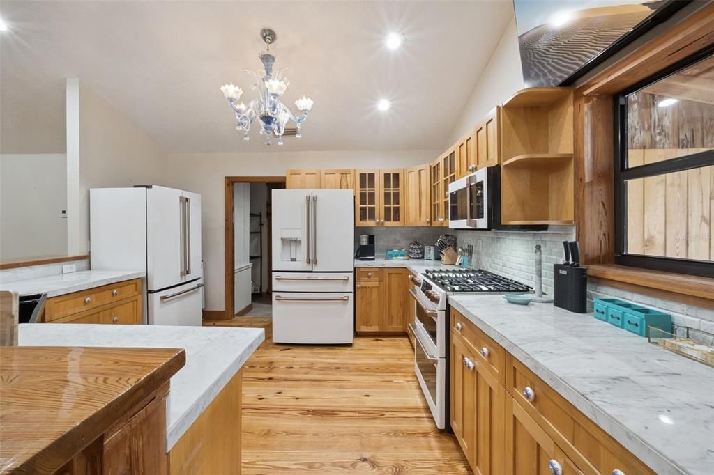 For Sale: $1,400,000 (3 beds, 4 baths, 2862 Square Feet)
