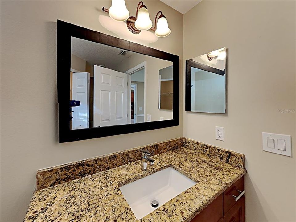 На продажу: $350,000 (4 спален, 2 ванн, 1458 Квадратных фут)