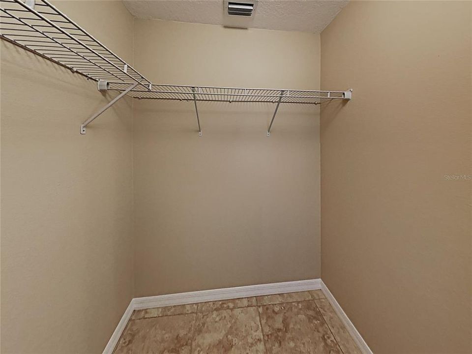 На продажу: $350,000 (4 спален, 2 ванн, 1458 Квадратных фут)