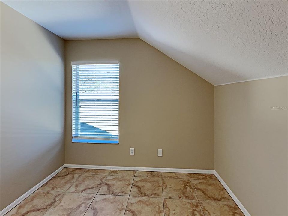 На продажу: $350,000 (4 спален, 2 ванн, 1458 Квадратных фут)