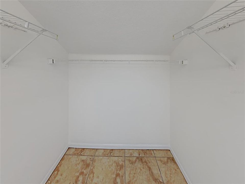 На продажу: $350,000 (4 спален, 2 ванн, 1458 Квадратных фут)