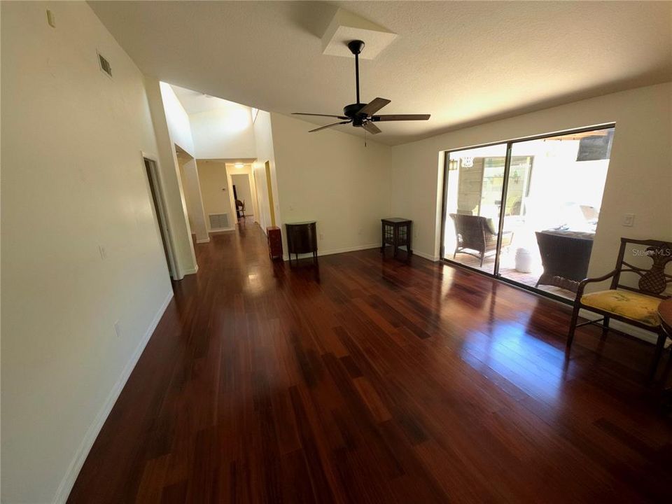 En Venta: $359,999 (3 camas, 2 baños, 2050 Pies cuadrados)