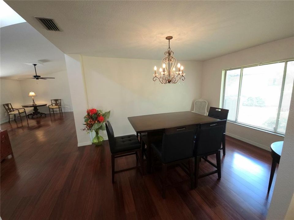 En Venta: $359,999 (3 camas, 2 baños, 2050 Pies cuadrados)