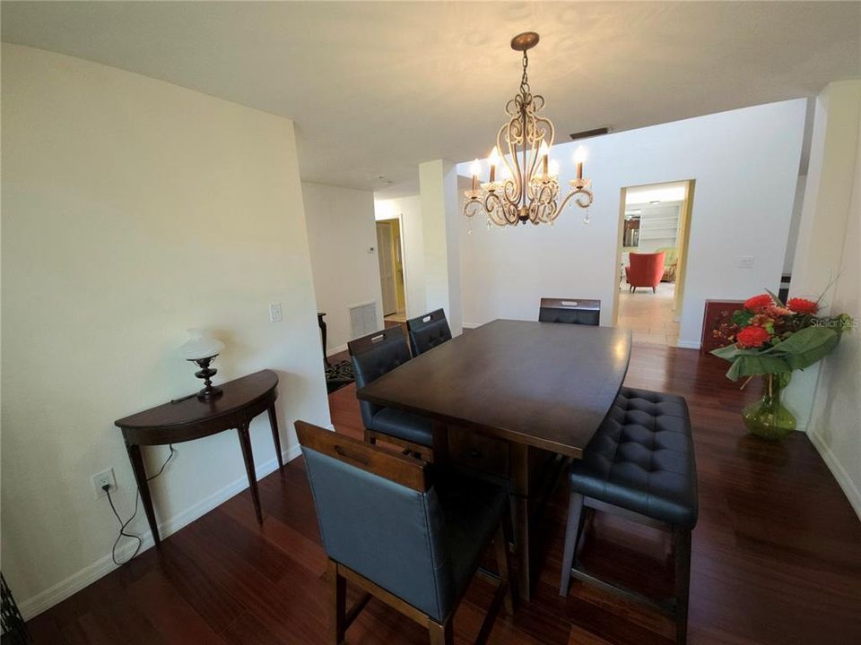 En Venta: $359,999 (3 camas, 2 baños, 2050 Pies cuadrados)