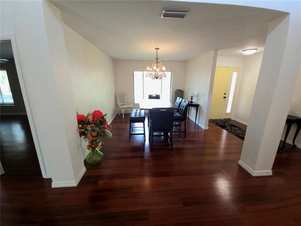 En Venta: $359,999 (3 camas, 2 baños, 2050 Pies cuadrados)