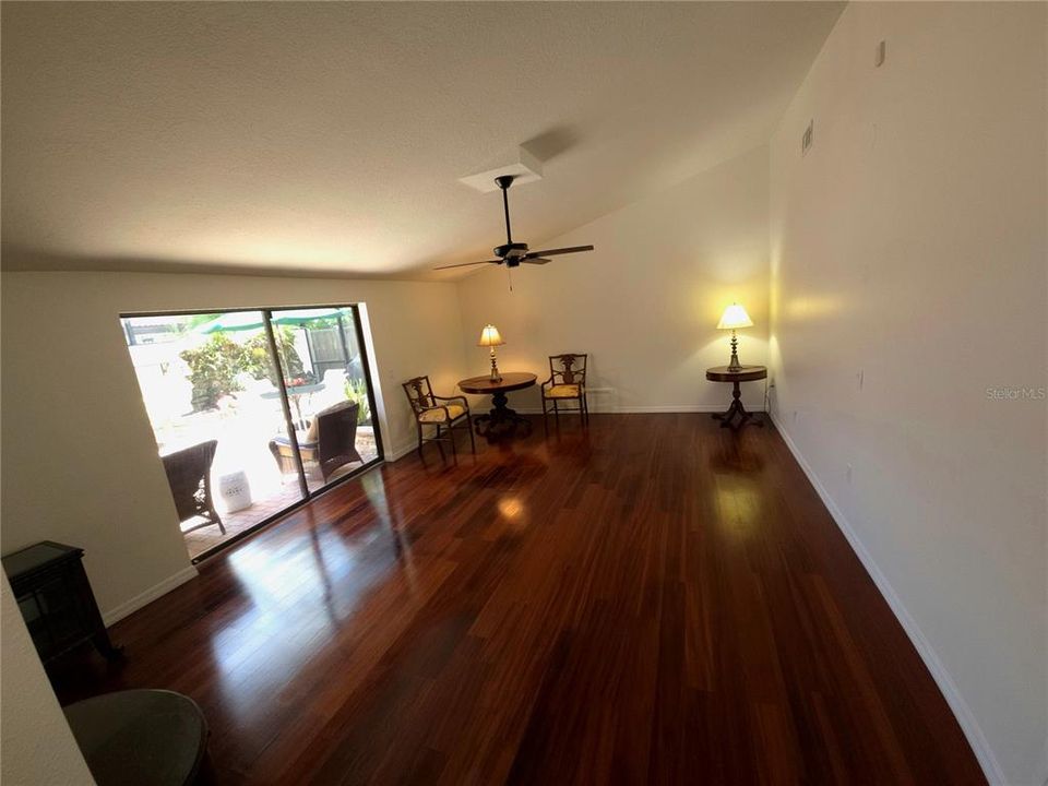 En Venta: $359,999 (3 camas, 2 baños, 2050 Pies cuadrados)