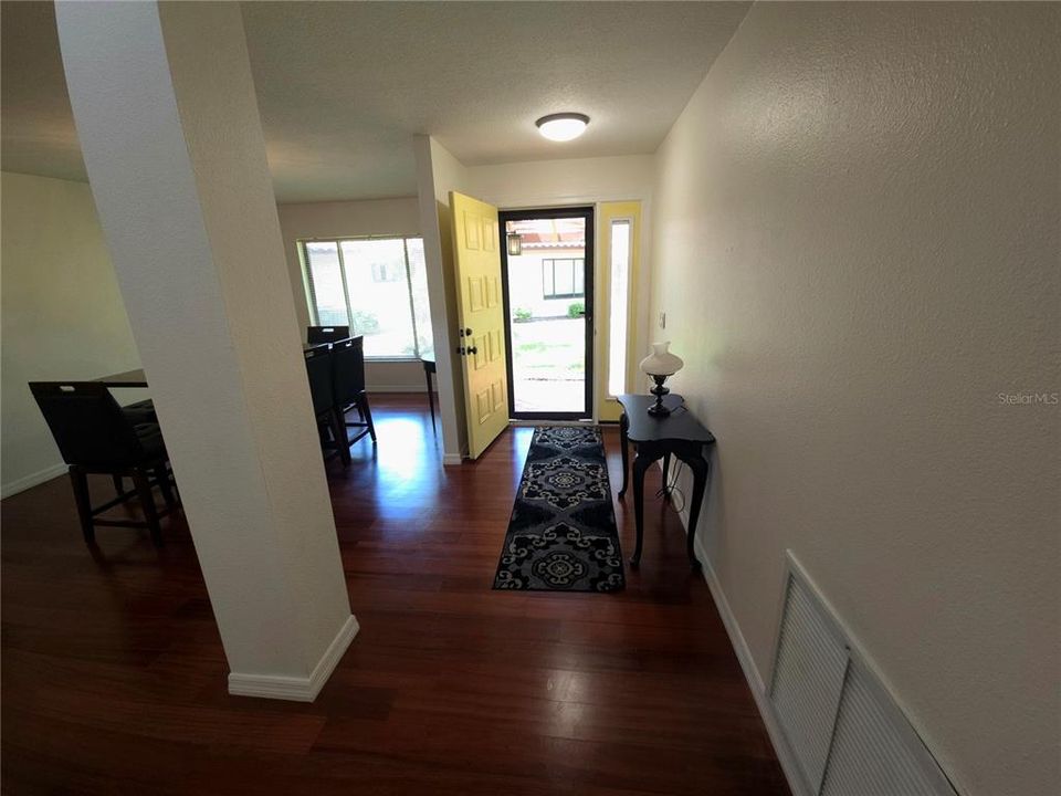 En Venta: $359,999 (3 camas, 2 baños, 2050 Pies cuadrados)