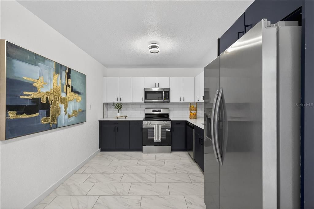 Activo con contrato: $549,900 (6 camas, 5 baños, 2008 Pies cuadrados)