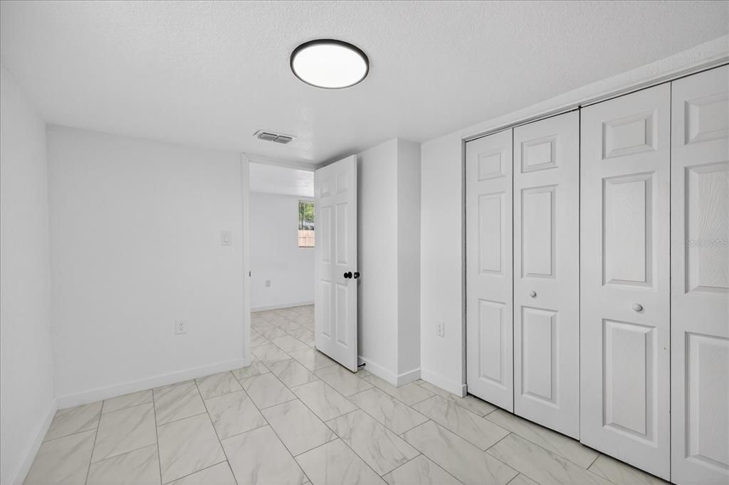 Activo con contrato: $549,900 (6 camas, 5 baños, 2008 Pies cuadrados)