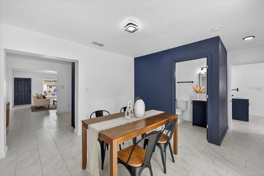 Activo con contrato: $549,900 (6 camas, 5 baños, 2008 Pies cuadrados)