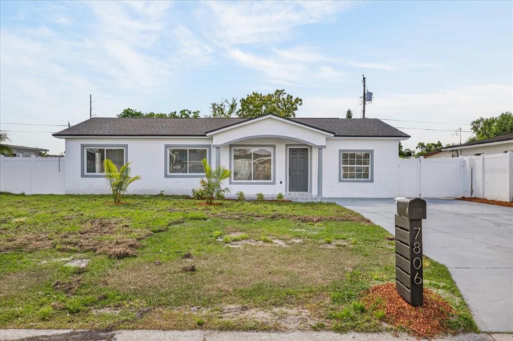 Activo con contrato: $549,900 (6 camas, 5 baños, 2008 Pies cuadrados)