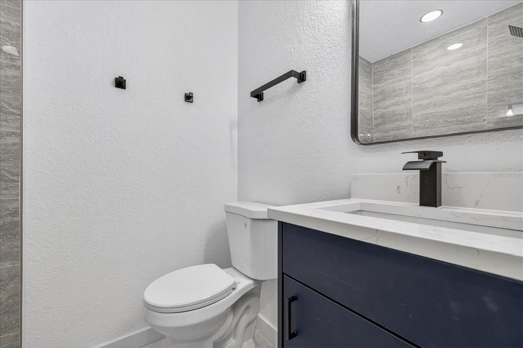 Activo con contrato: $549,900 (6 camas, 5 baños, 2008 Pies cuadrados)