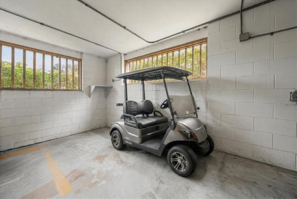 For Sale: $350,000 (2 beds, 2 baths, 1010 Square Feet)