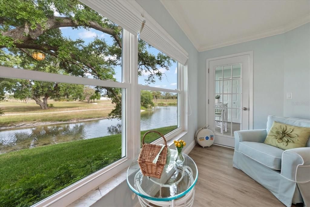 For Sale: $350,000 (2 beds, 2 baths, 1010 Square Feet)