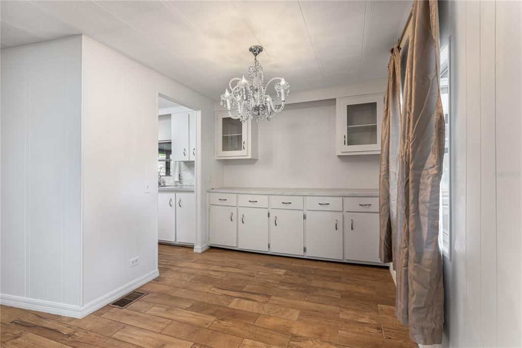 На продажу: $216,500 (2 спален, 2 ванн, 960 Квадратных фут)